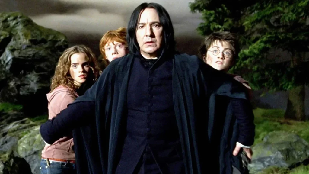 Severus Piton protegge Harry, Ron ed Hermione